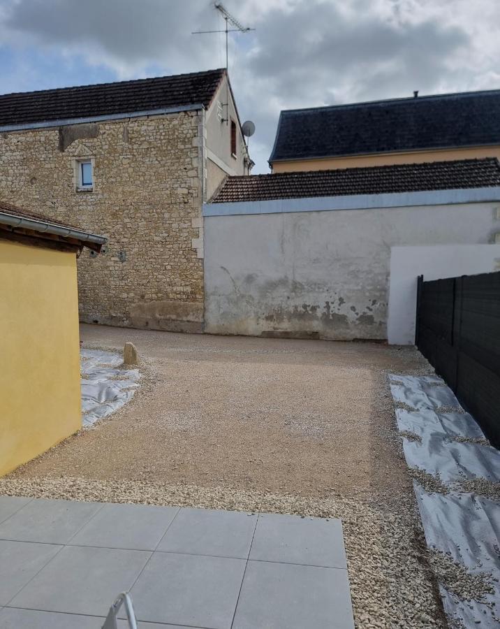 Maison 700M Du Centre-Ville Auxerre Extérieur photo