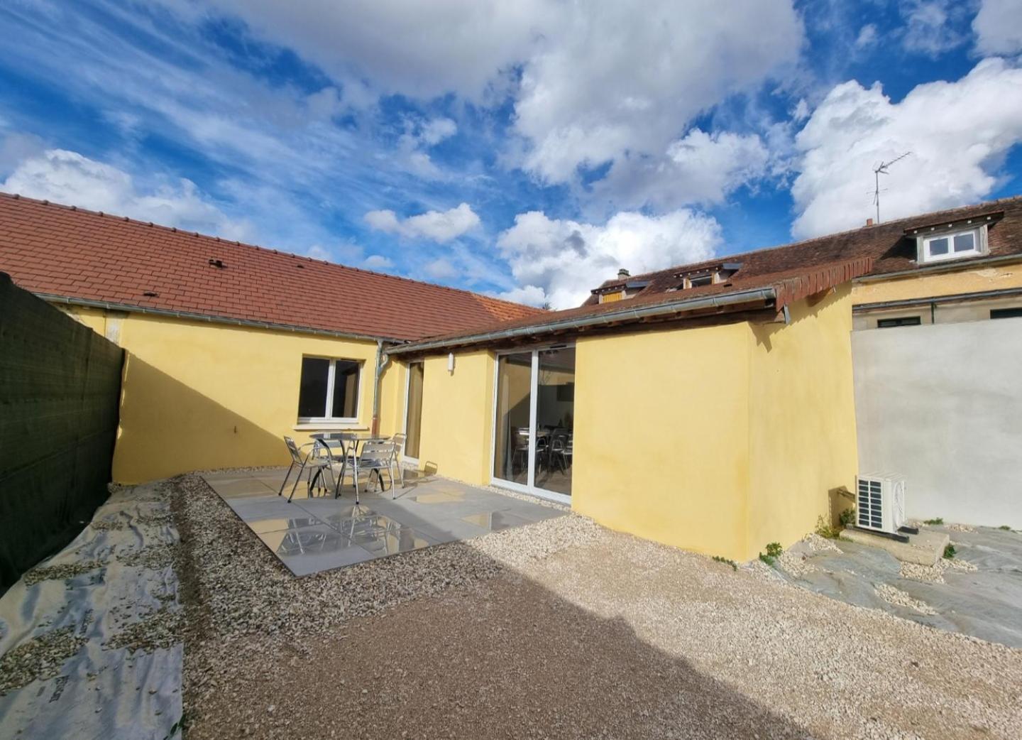Maison 700M Du Centre-Ville Auxerre Extérieur photo